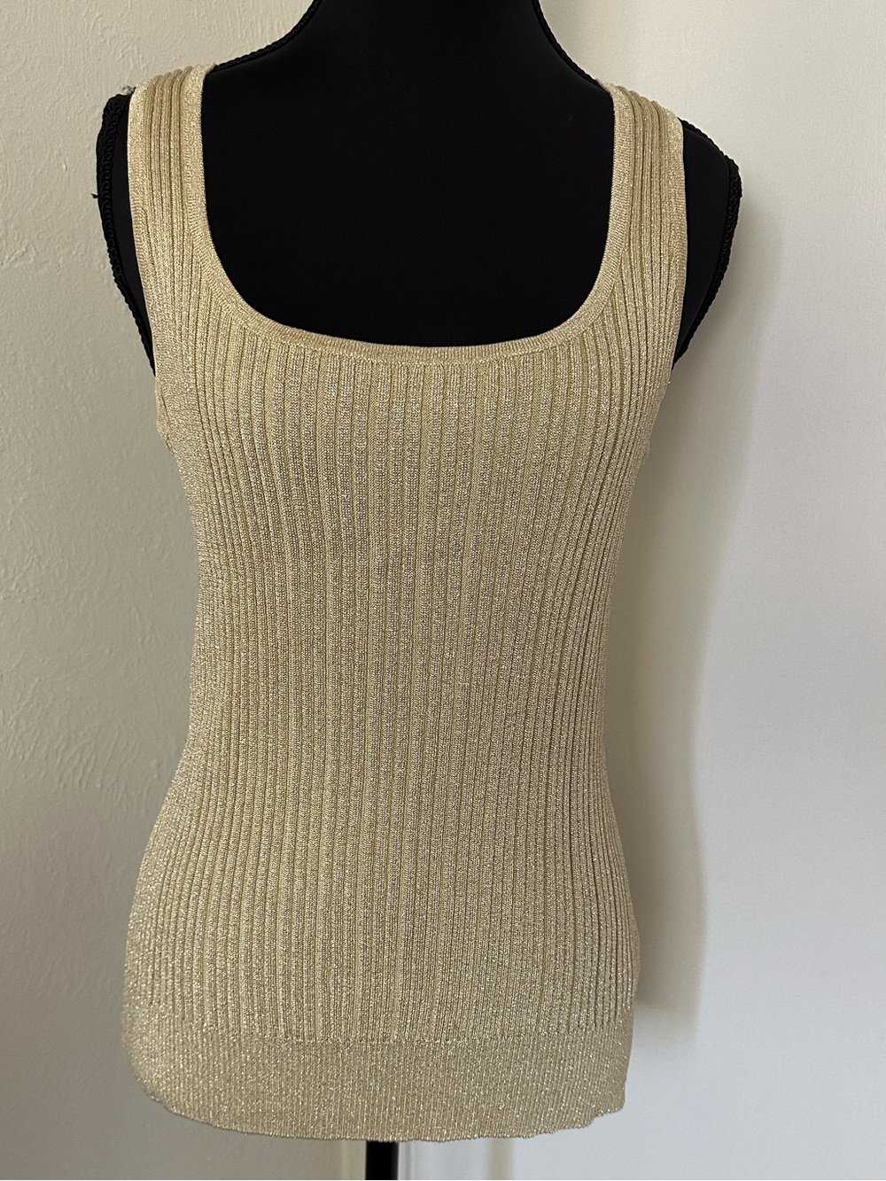 Gently used ST. JOHN Sleeveless Sparkle Knit Tank Top - Gold